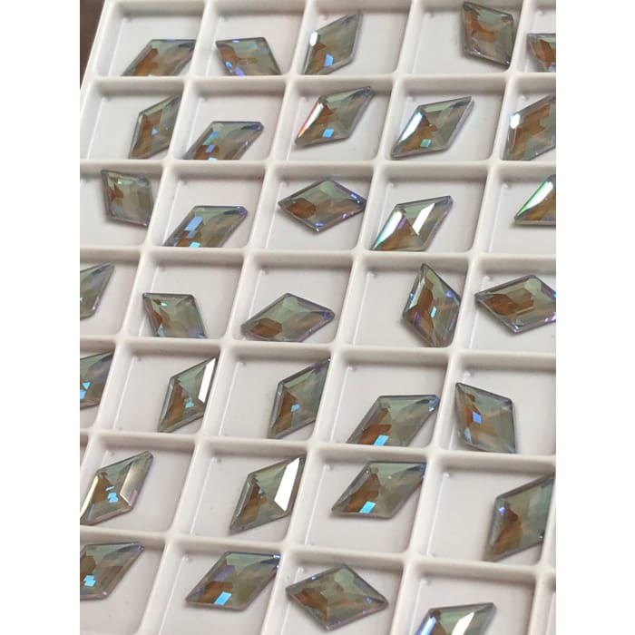 2773 Swarovski Diamond Shape Serene Gray DeLite - OceanNailSupply