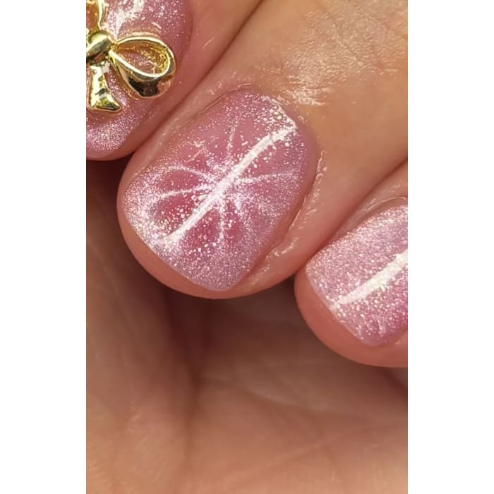 Flower Design Cat Eye Magnet - OceanNailSupply