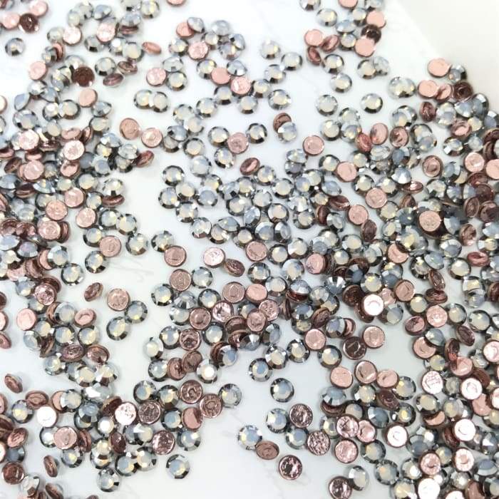 2088/I Swarovski White Opal Light Chrome Rimmed RG Backing - OceanNailSupply