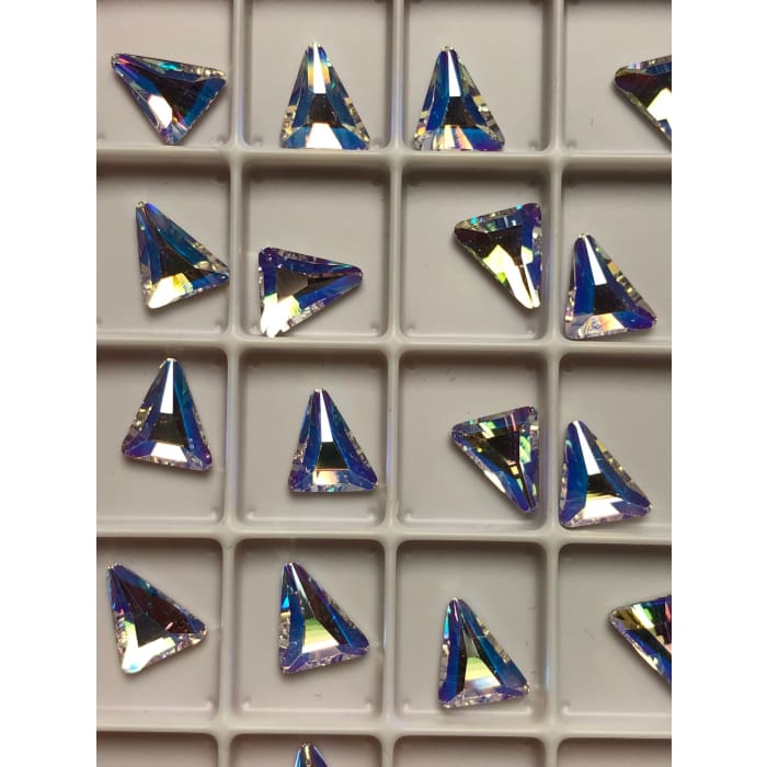 2739 Swarovski Triangle Beta Shimmer - OceanNailSupply