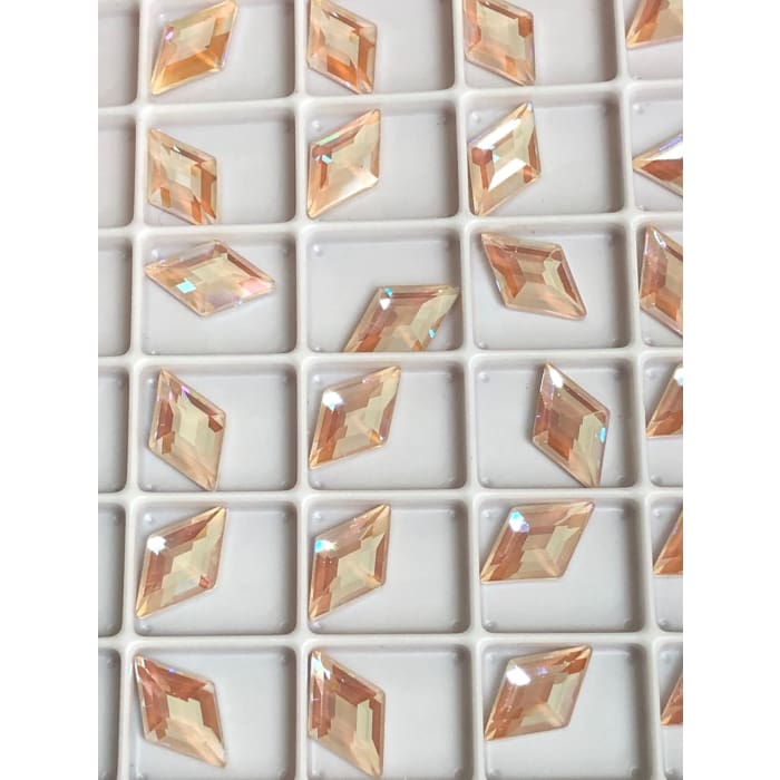 2773 Swarovski Diamond Shape Ivory Cream DeLite UF - OceanNailSupply