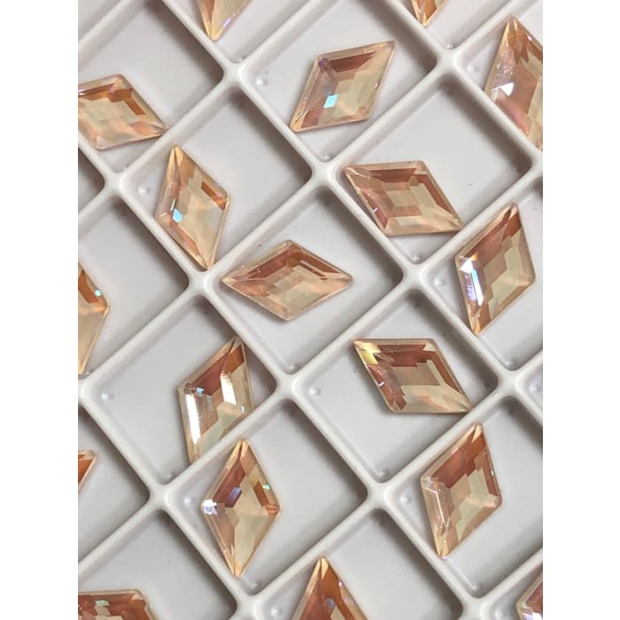 2773 Swarovski Diamond Shape Ivory Cream DeLite UF - OceanNailSupply