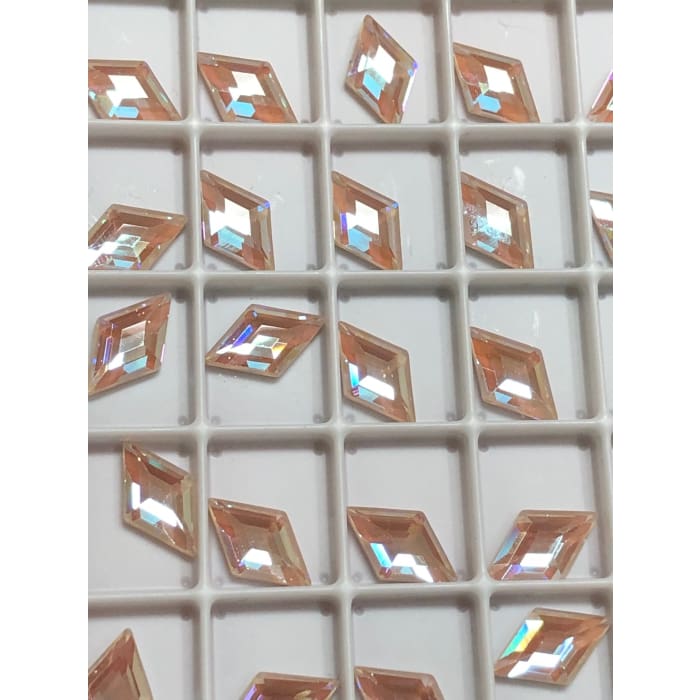 2773 Swarovski Diamond Shape Ivory Cream DeLite UF - OceanNailSupply