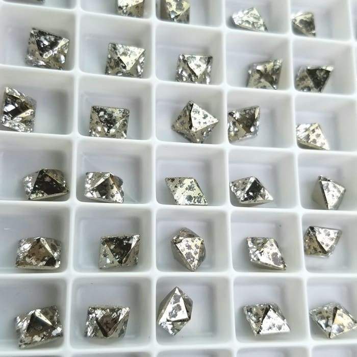 4418 Swarovski Pointed Pyramid Fancy Collection - OceanNailSupply