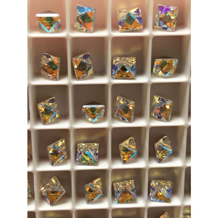 4418 Swarovski Pointy Pyramid Shimmer FS - OceanNailSupply