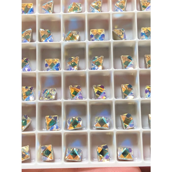 4418 Swarovski Pointy Pyramid Shimmer FS - OceanNailSupply