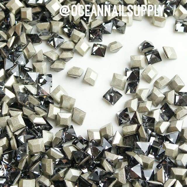 4428 Swarovski Pointed Pyramid Fancy Collection - OceanNailSupply