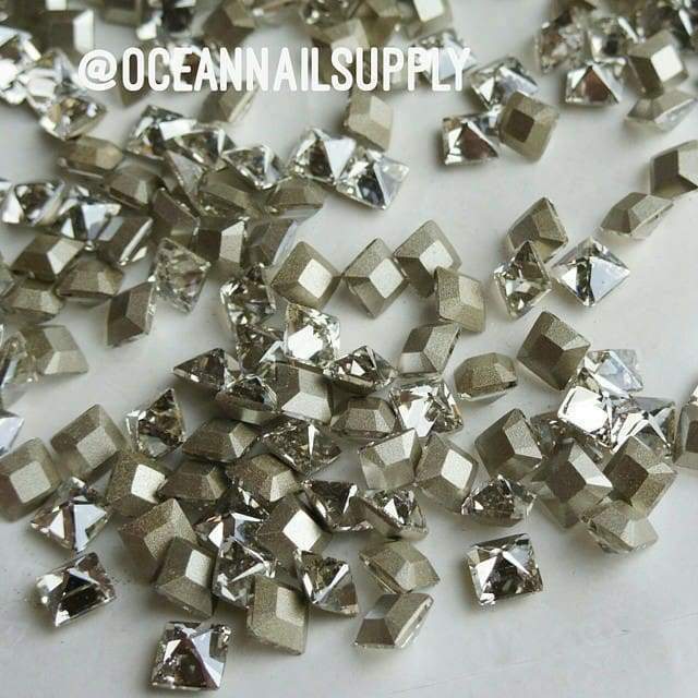 4428 Swarovski Pointed Pyramid Fancy Collection - OceanNailSupply